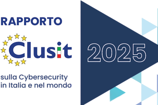 Copertina del Rapporto Clusit 2025 sulla Cybersecurity in Italia e nel mondo: logo Clusit con stelle gialle stile UE a sinistra, grande triangolo blu con scritta 2025 a destra, sfondo con pattern di triangoli azzurri.